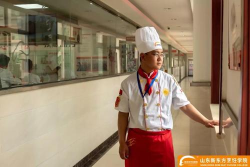 餐饮行业：17岁是否可以从事餐饮工作？