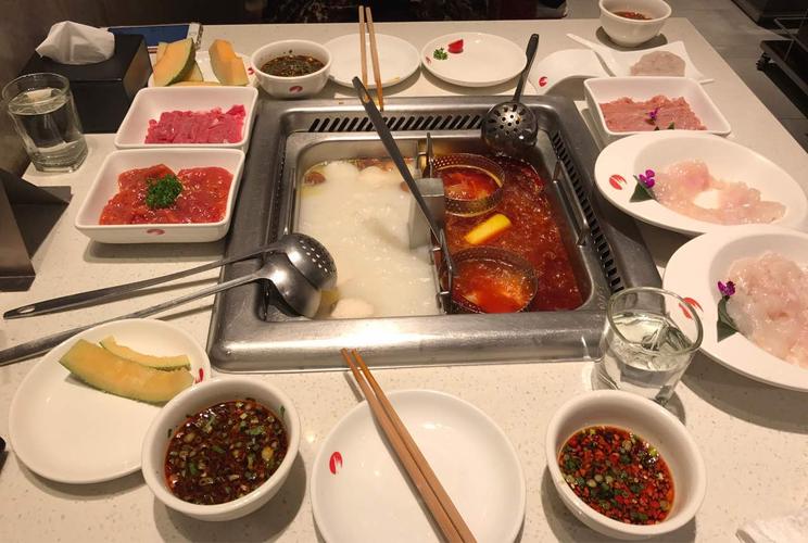 探寻平湖美食：海底捞火锅