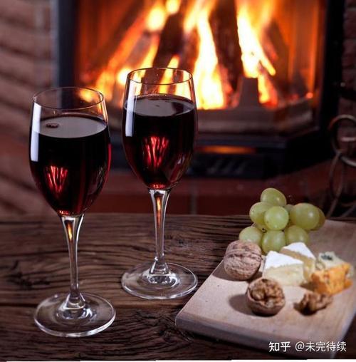 红酒和白酒一起喝的搭配建议