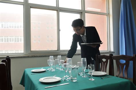 如何做好餐饮服务工作总结