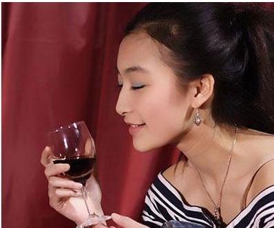 减肥中晚上可以喝红酒吗