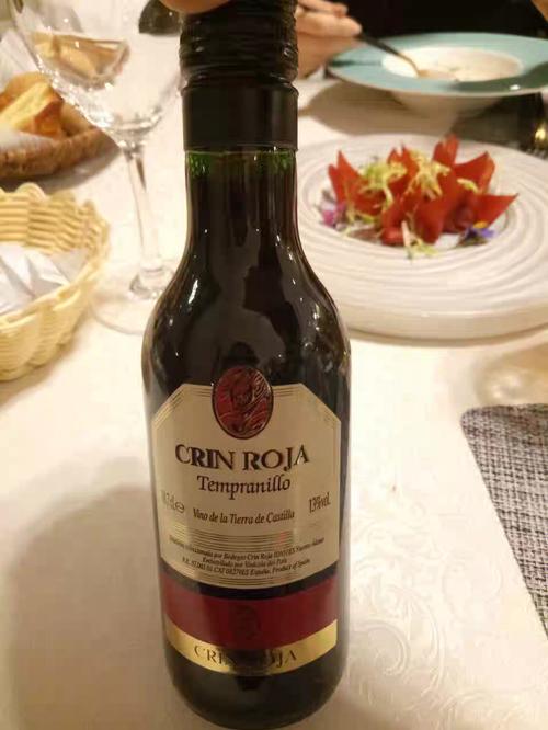 餐巾纸试红酒