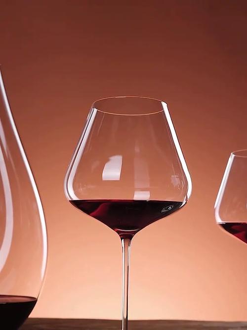 一般红酒酒杯高度多少