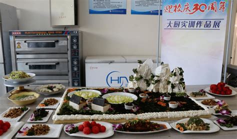 餐饮行业年会领导致辞
