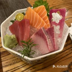 恒越广场曹路美食