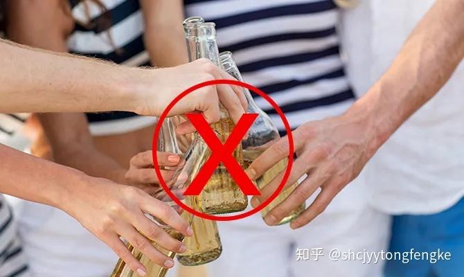 痛风能喝红酒吗能喝白酒吗