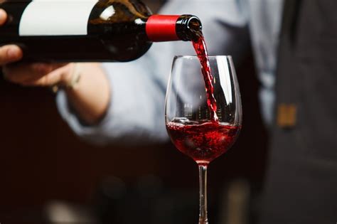减肥期可以喝红酒么