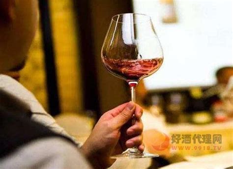 喝红酒和白酒的好处和坏处
