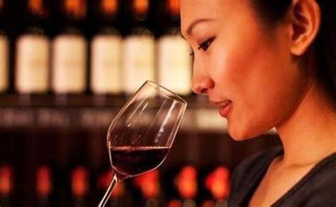 脚踝疼可以喝酒吗