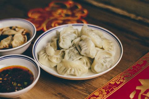 饺子配红酒后面怎么说