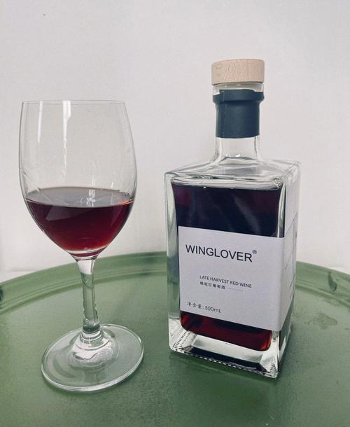 梦见喝红酒特别好喝