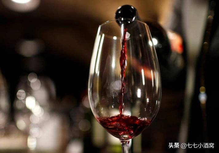 一瓶红酒打开多久喝完最好
