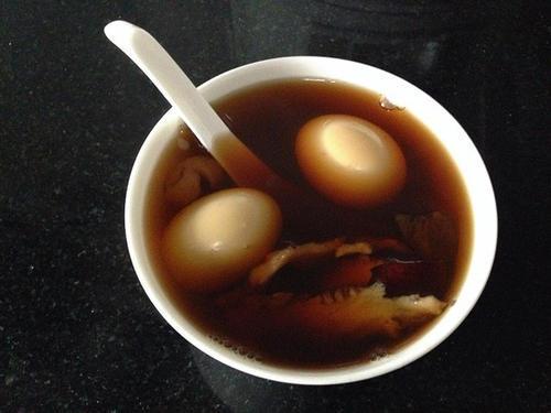 红酒炖蛋上火吗