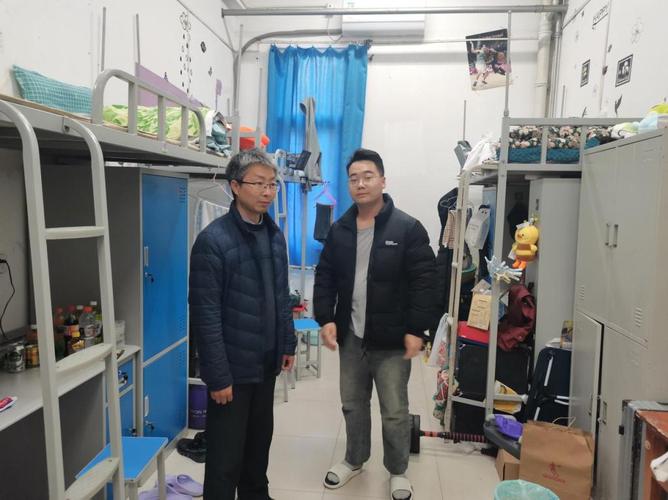 我校对学生宿舍进行安全卫生大检查