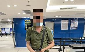 海关严查旅客绑藏旧手机入境被识破的警示
