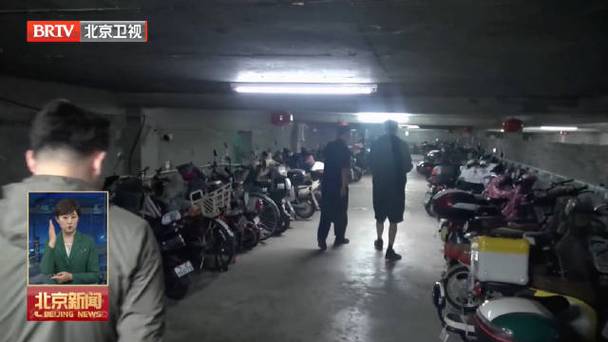 联合夜查零容忍共和新路街道开展电动自行车安全专项整治行动