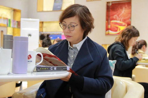 孩子向圣诞老人许愿走失狗狗回家,愿做一年乖孩子