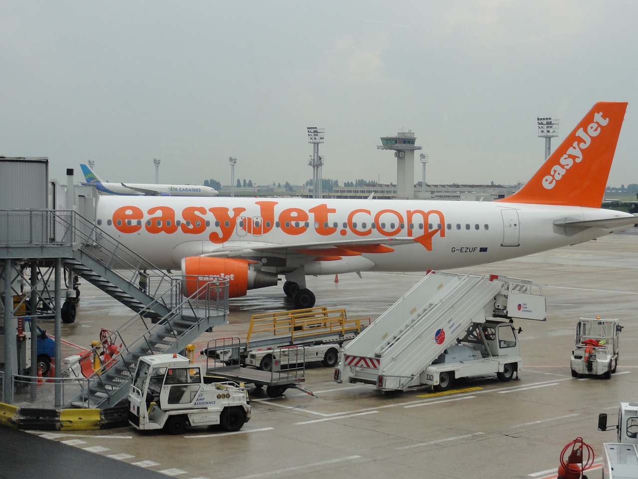 南航首架C919飞机成功首航，探索未来航空的新篇章
